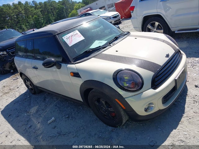 2011 MINI COOPER CLUBMAN WMWZF3C54BTX81733 Photo 0