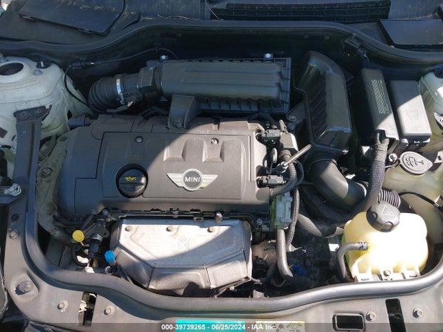 2011 MINI COOPER CLUBMAN WMWZF3C54BTX81733 Photo 9