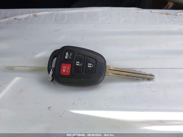 Toyota Corolla Le Plus 2016 2T1BURHE4GC722427 Image 11