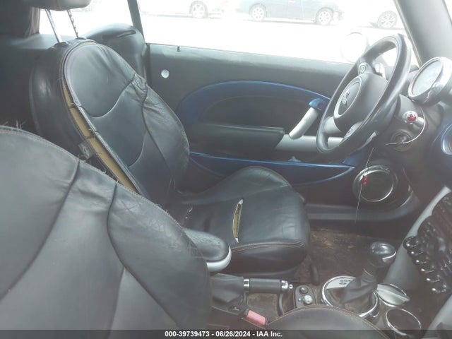 2006 MINI COOPER S WMWRH33566TK57953 Photo 4