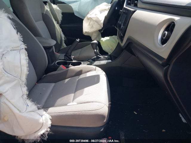 Toyota COROLLA LE 2018 5YFBURHE9JP773008 Image 5