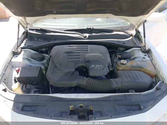 2C3CCAAG0FH932052 Chrysler 300 Limited