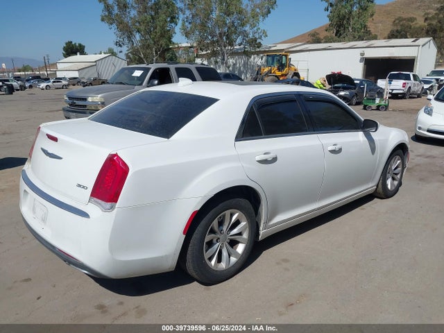 2C3CCAAG0FH932052 Chrysler 300 Limited