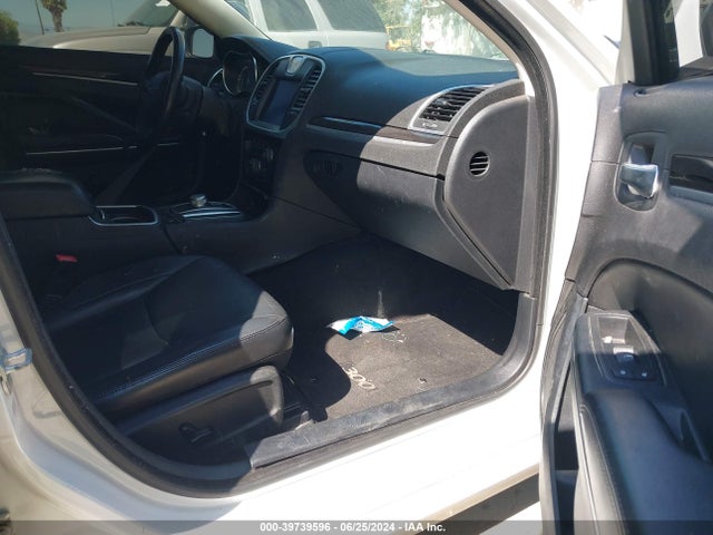 2C3CCAAG0FH932052 Chrysler 300 Limited