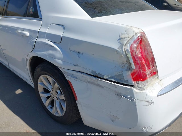 2C3CCAAG0FH932052 Chrysler 300 Limited