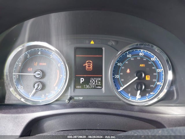 5YFBURHE1JP849160 Toyota COROLLA LE