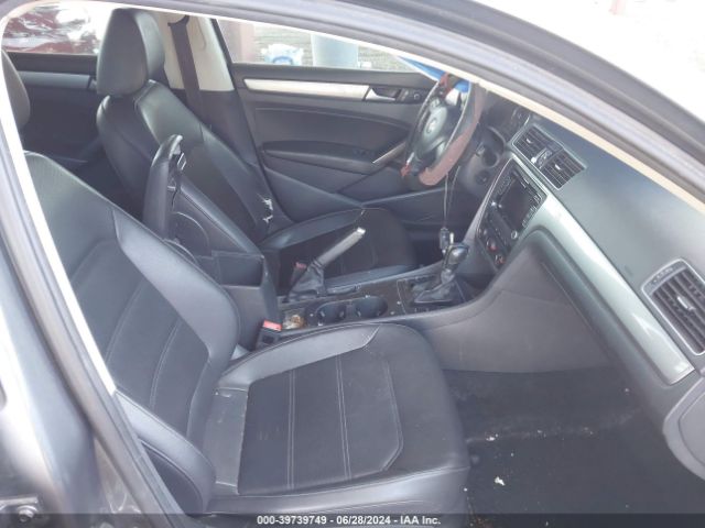 1VWAT7A33FC123339 Volkswagen Passat 1.8t Limited Edition