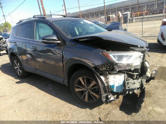 Toyota Rav4 Xle 2018 2T3WFREV3JW516996 main image