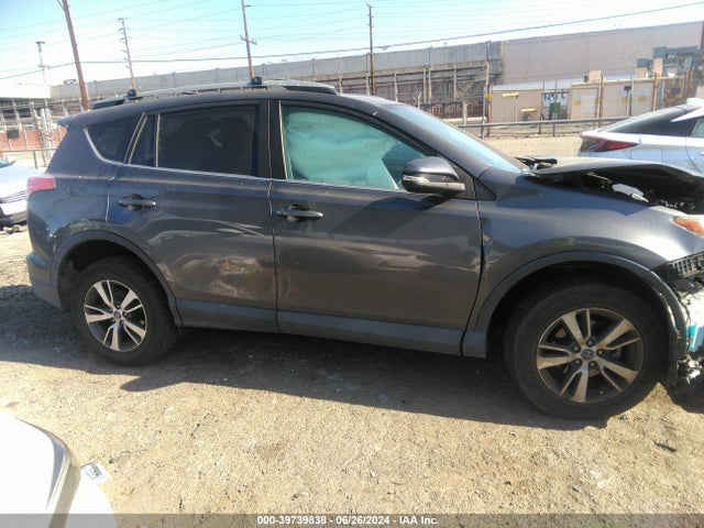 Toyota Rav4 Xle 2018 2T3WFREV3JW516996 Image 13