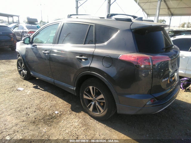 Toyota Rav4 Xle 2018 2T3WFREV3JW516996 Image 3