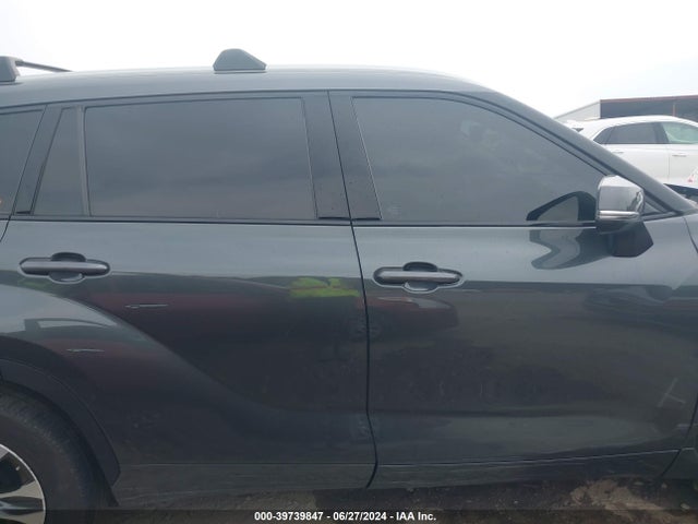 Toyota Highlander Xle 2022 5TDGZRAH4NS556412 Image 13