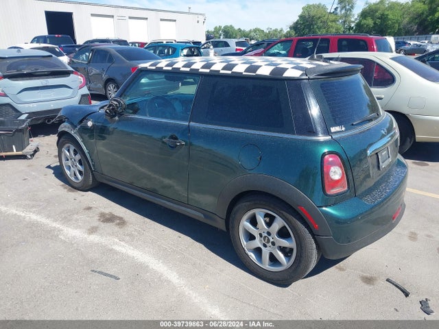 2009 MINI COOPER WMWMF33549TU69884 Photo 2