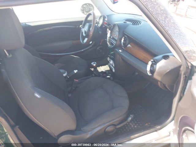 2009 MINI COOPER WMWMF33549TU69884 Photo 4