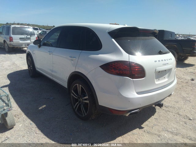 2013 PORSCHE CAYENNE WP1AF2A20DLA26373 Photo 2