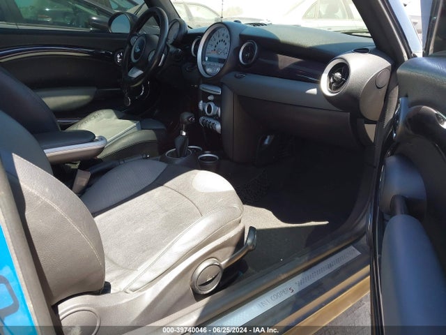 2010 MINI COOPER S WMWMF7C59ATZ72189 Photo 4