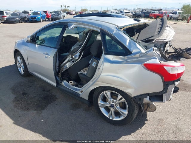 Ford FOCUS SE 2014 1FADP3F25EL292392 Image 3