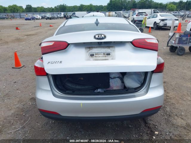 KNAFX4A68G5460582 KIA FORTE LX