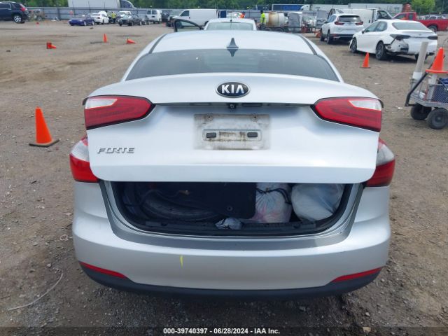 KNAFX4A68G5460582 KIA FORTE LX