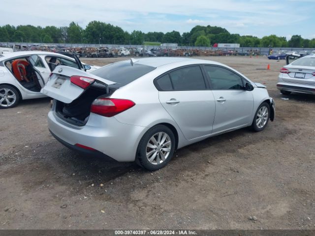 KNAFX4A68G5460582 KIA FORTE LX