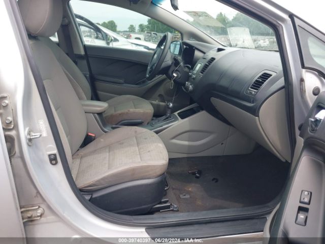 KNAFX4A68G5460582 KIA FORTE LX