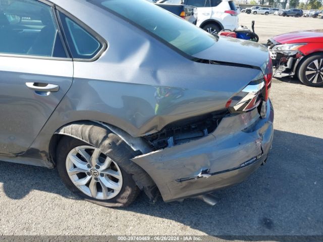 1VWAA7A3XJC043227 Volkswagen Passat 2.0t R-line/2.0t S