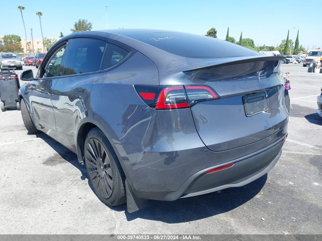2023 TESLA MODEL Y 7SAYGDEE9PA188300 Photo 2