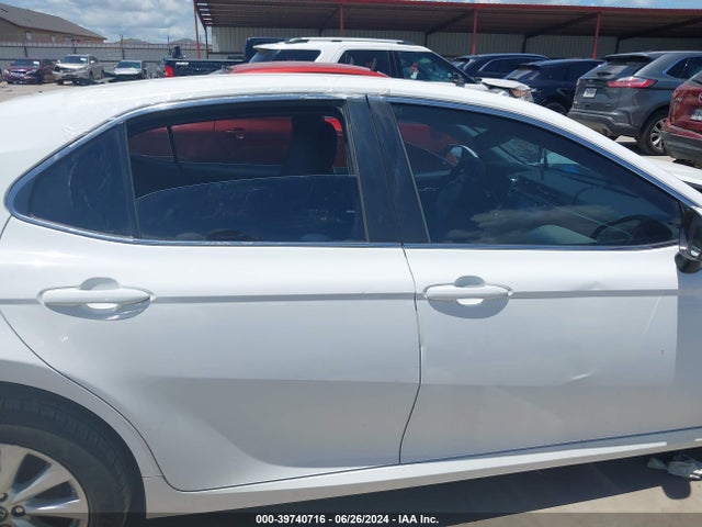 Toyota CAMRY LE 2018 4T1B11HK0JU536034 Image 13