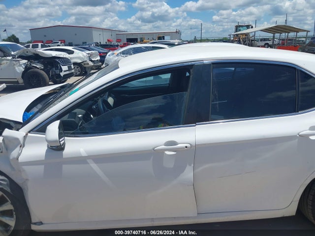 Toyota CAMRY LE 2018 4T1B11HK0JU536034 Image 14