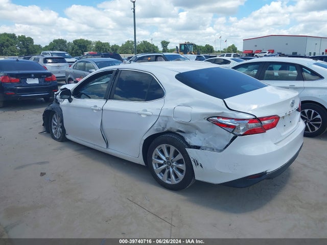 Toyota CAMRY LE 2018 4T1B11HK0JU536034 Image 3