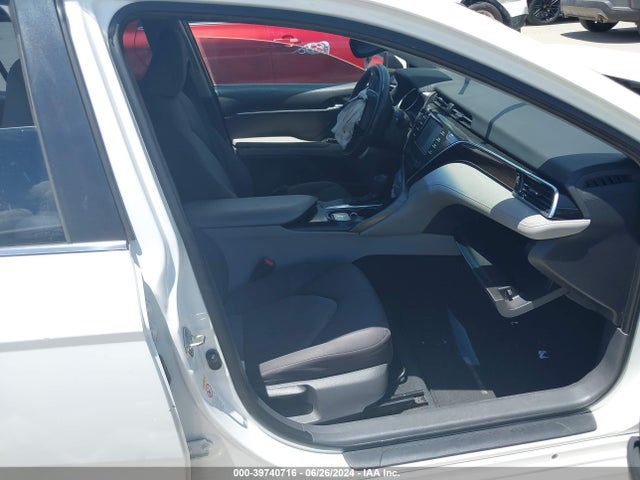 Toyota CAMRY LE 2018 4T1B11HK0JU536034 Image 5