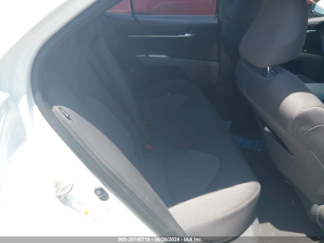 Toyota CAMRY LE 2018 4T1B11HK0JU536034 Image 8