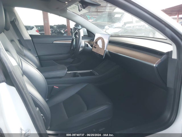 Tesla Model 3 Long Range Dual Motor All-wheel Drive 2022 5YJ3E1EB0NF230922 Image 5