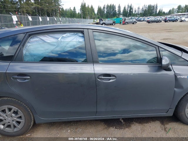 Toyota Prius V Five/four/three/two 2017 JTDZN3EU5HJ057497 Image 13