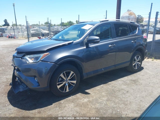 Toyota Rav4 Xle 2017 JTMWFREVXHJ706755 Image 2