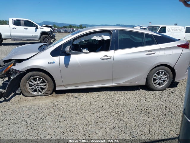 Toyota Prius Prime Advanced 2017 JTDKARFP1H3054898 Image 15