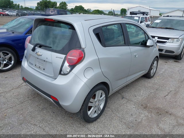 Chevrolet Spark 1lt Auto 2014 KL8CD6S97EC410129 Image 4