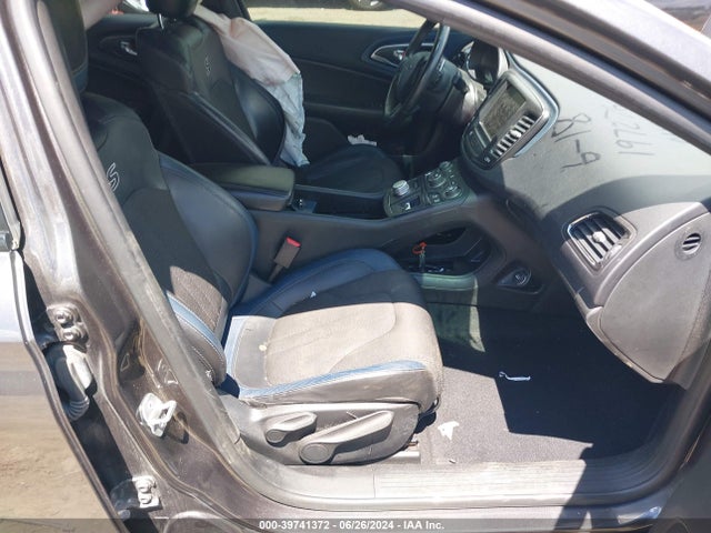 1C3CCCBG8FN516770 Chrysler 200 S