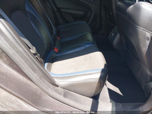 1C3CCCBG8FN516770 Chrysler 200 S
