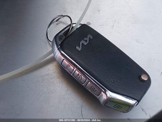 KNDJ23AUXN7811904 KIA SOUL LX