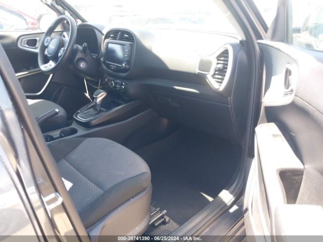 KNDJ23AUXN7811904 KIA SOUL LX