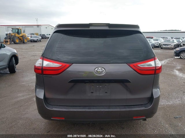 Toyota Sienna L 7 Passenger 2018 5TDZZ3DC6JS952339 Image 16