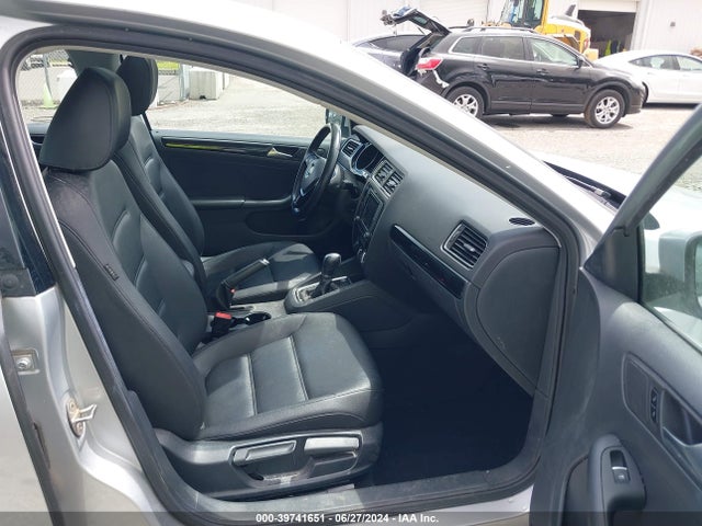 3VWL17AJ3GM353783 Volkswagen Jetta 1.8t Sel