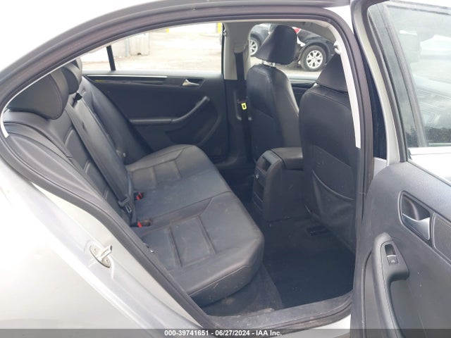 3VWL17AJ3GM353783 Volkswagen Jetta 1.8t Sel