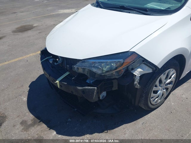 Toyota COROLLA LE 2018 2T1BURHE9JC057791 Image 18