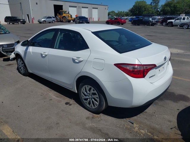 Toyota COROLLA LE 2018 2T1BURHE9JC057791 Image 3
