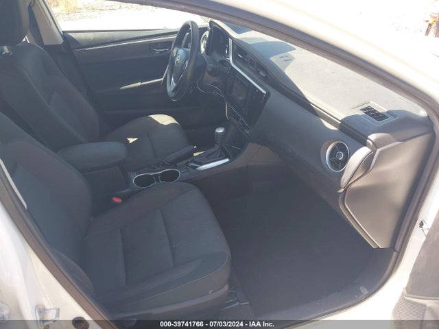 Toyota COROLLA LE 2018 2T1BURHE9JC057791 Image 5