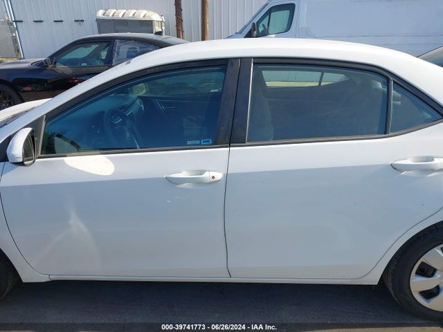 Toyota COROLLA LE 2018 5YFBURHE8JP841850 Image 14