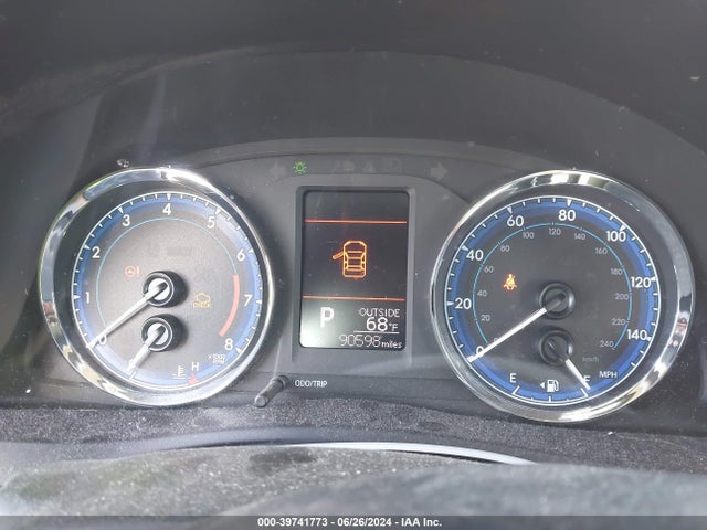 Toyota COROLLA LE 2018 5YFBURHE8JP841850 Image 7