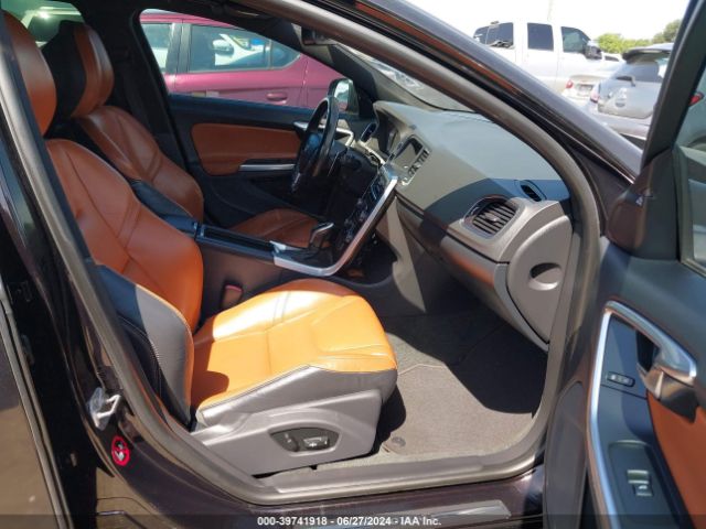 YV140MEB9F1186721 Volvo V60 T5 Premier