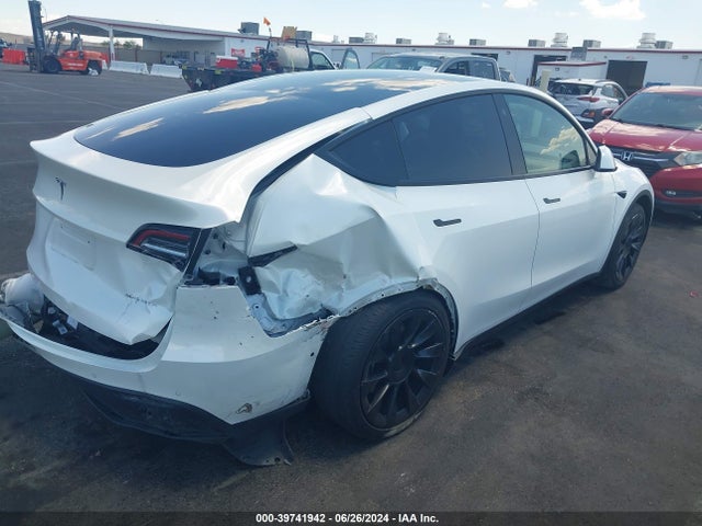 2021 TESLA MODEL Y 5YJYGDEEXMF186521 Photo 3